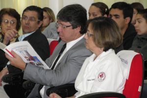 Novidades: Dr. AntÃ´nio Jorge recebe RelatÃ³rio Anual de Atividades 2011