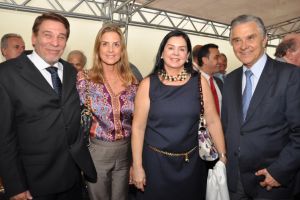 Novidades: Dr. Renato Villela Loures e esposa FlÃ¡via Falci Loures, Dr. Djalma Morais e esposa Maria Teresa Mora