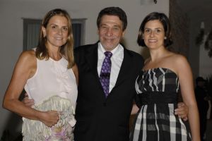 Novidades: FlÃ¡via Loures, Presidente da Santa Casa Dr. Renato Vilella Loures e arquiteta Moema Loures