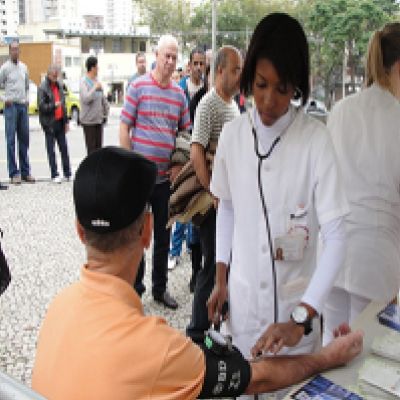 Mais de 300 pessoas participam de aÃ§Ãµes de prevenÃ§Ã£o Ã  saÃºde, em comemoraÃ§Ã£o ao Dia do Homem (17/07/2012 08:33:58)